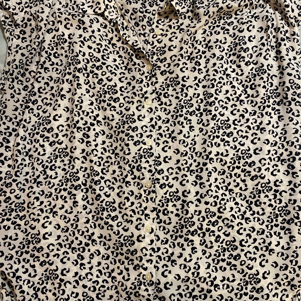 LOFT Medium White and Black Leopard Print Blouse - Picture 2 of 2